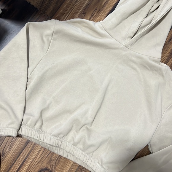 Zara cropped hoodie, size M - Picture 2 of 3